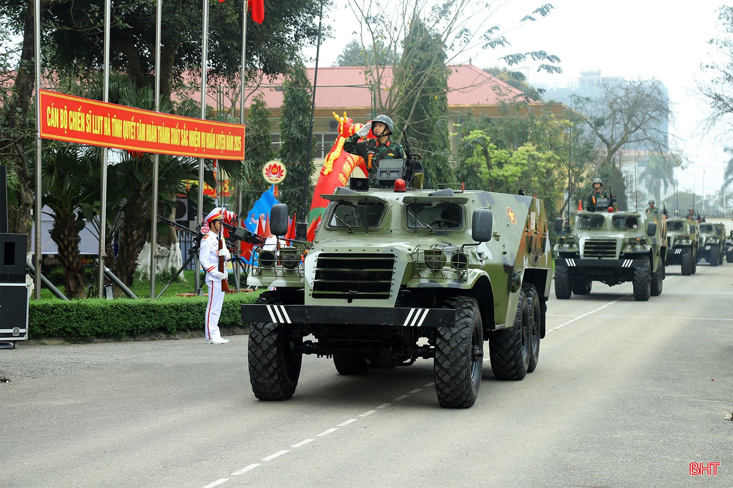 bqbht_br_ra-quan-huan-luyen01aa.jpg