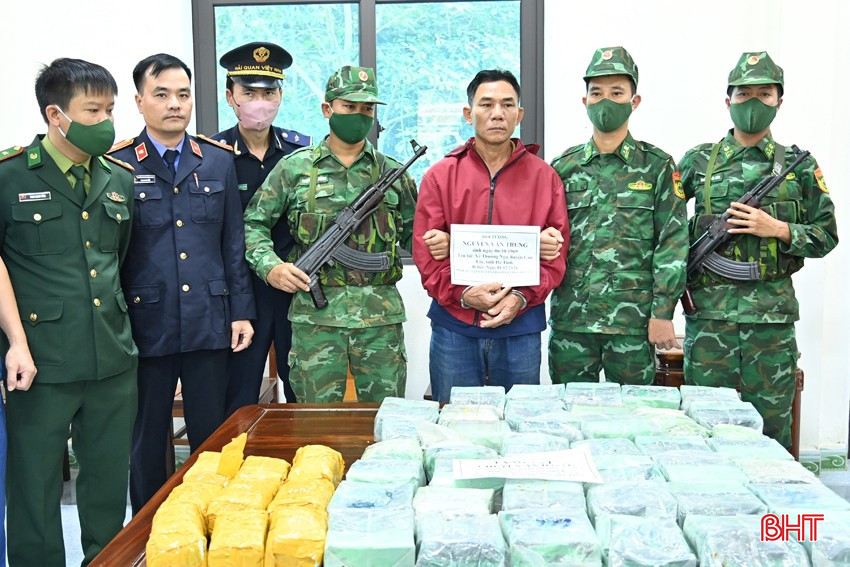 bqbht_br_bat-doi-tuong-nguyen-van-trung-va-tang-vat-52kg-ma-tuy-dang-da-va-ketamin.jpg