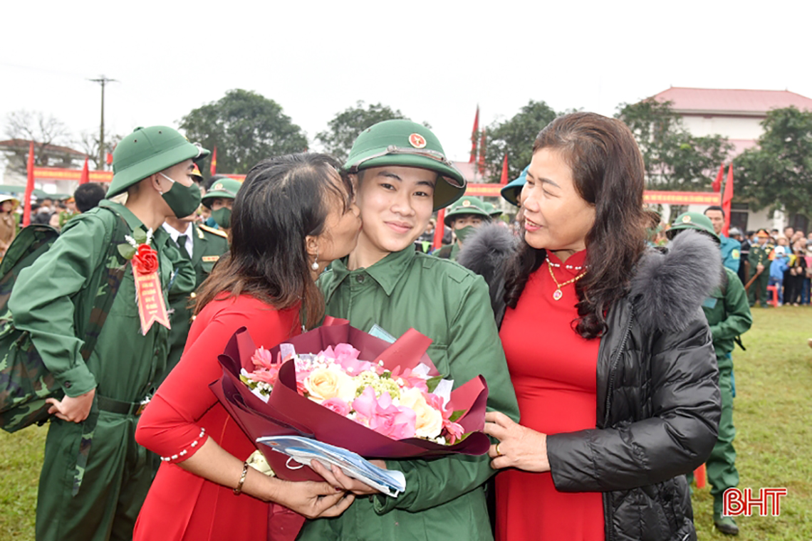 Tiến bước dưới quân kỳ với sứ mệnh thiêng liêng