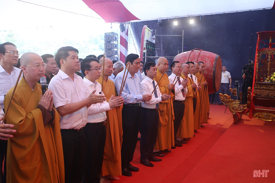 Thành kính Lễ Giỗ Quốc Tổ Hùng Vương ở Hà Tĩnh