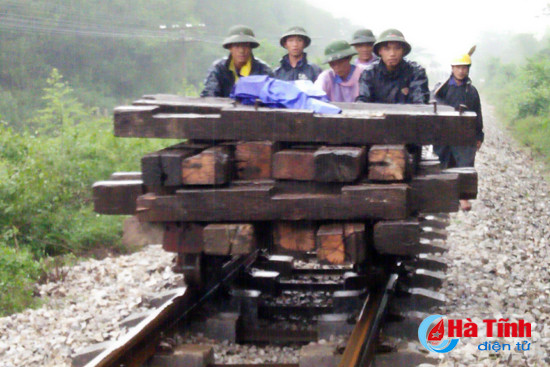 Lãnh đạo tỉnh kiểm tra phương án ứng phó, khắc phục hậu quả mưa lũ ảnh 14 lanh dao tinh kiem tra phuong an ung pho khac phuc hau qua mua lu