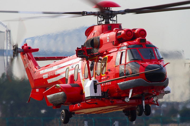 hinh anh may bay truc thang tam xa ec 225 hien dai nhat the gioi