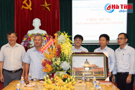 pho bi thu thuong truc tinh uy chuc mung doanh nghiep doanh nhan