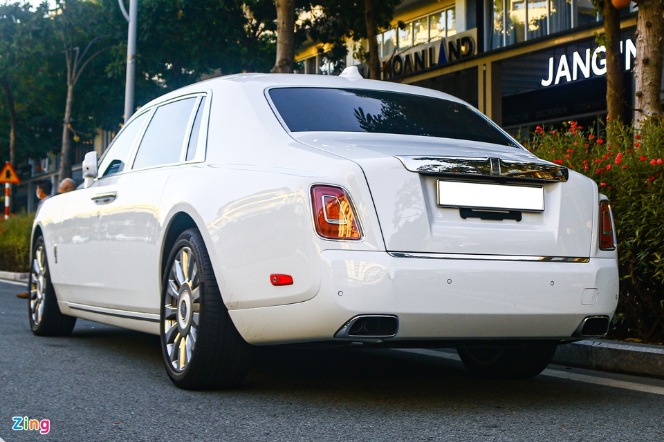 Rolls-Royce Phantom VIII Tranquility giá 70 tỷ đồng tại TP.HCM