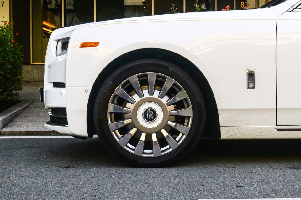 Rolls-Royce Phantom VIII Tranquility giá 70 tỷ đồng tại TP.HCM