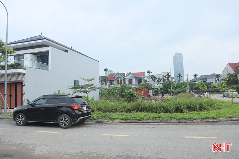 Các vùng quy hoạch có hệ thống đường rải thảm, đa dạng tiện ích xung quanh ở TP Hà Tĩnh trở thành phân khúc được nhiều nhà đầu tư ưa chuộng. Anhe a3.jpg