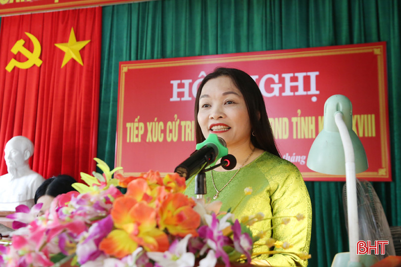 Phó Trưởng ban Thường trực Ban Tuyên giáo Tỉnh ủy Nguyễn Thị Hà Tân báo cáo các nội dung dự kiến kỳ họp giữa năm của HĐND tỉnh. 2A.jpg