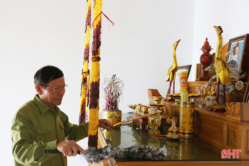 Nơi thờ tự của liệt sỹ Phan Thanh Lưu (xã Thạch Châu) được chăm lo hương khói chu đáo. 2A.jpg