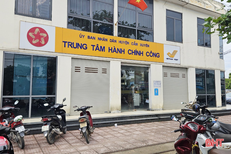 Trung tâm Hành chính công huyện Cẩm Xuyên được cơ quan bưu điện đầu tư đồng bộ, khang trang. buu chinh cong ich 1A.jpg