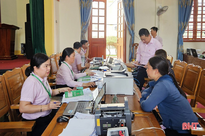 Ngân hàng Chính sách chi nhánh TX Kỳ Anh đang cho 2.173 khách hàng là hội viên phụ nữ vay vốn, với dư nợ 143 tỷ đồng. phu nu 5A.jpg