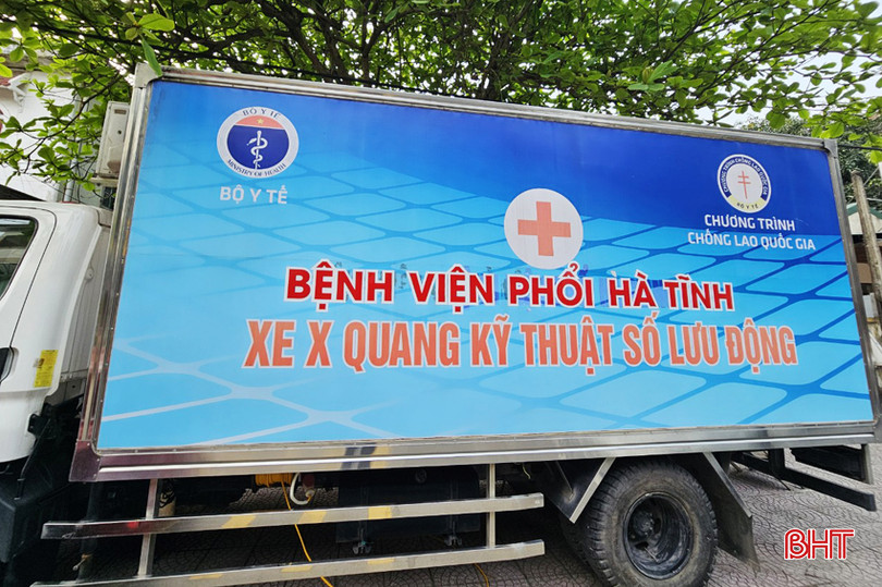 Bệnh viện Phổi Hà Tĩnh được trang cấp một xe X-quang kỹ thuật số lưu động để tổ chức khám sàng lọc trong cộng đồng. bv phoi 5A.jpg