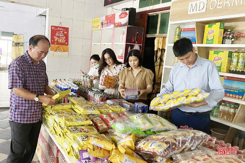 Trong đợt ra quân Tháng hành động vì an toàn thực phẩm năm 2024, toàn tỉnh đã kiểm tra 2.446 cơ sở sản xuất, chế biến, kinh doanh thực phẩm. 1A.jpg