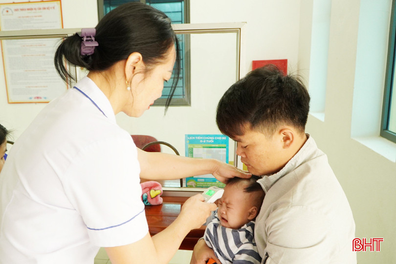 Tiêm chủng đầy đủ, đúng lịch vắc-xin phòng bệnh giúp bảo vệ sức khoẻ của trẻ em. tiem phong 1A.jpg