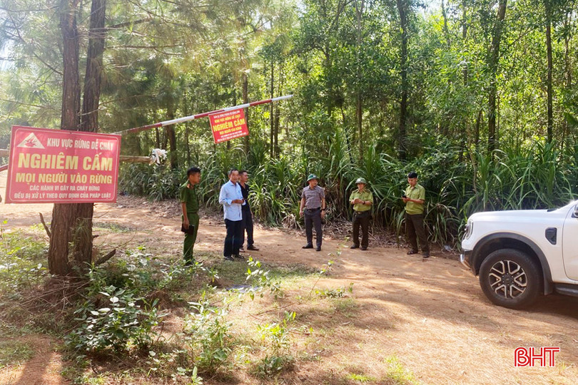 Xã Thuần Thiên (Can Lộc) lập chốt kiểm soát người vào rừng trong mùa nắng nóng. lap chot canh rungA.jpg