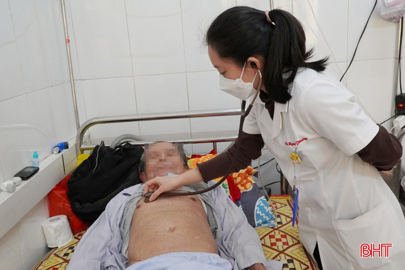 Một bệnh nhân bị hen phế quản được thăm khám, theo dõi. hen phe quan 2A.jpg