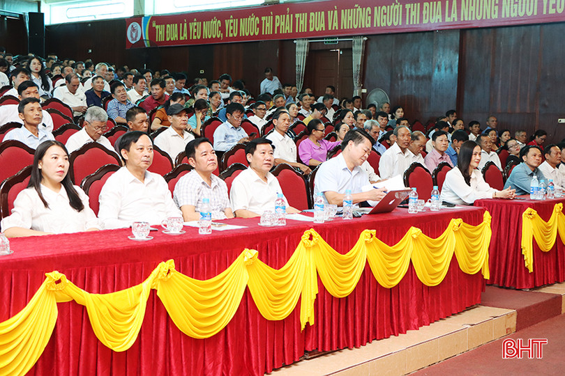 Đại biểu tham dự hội nghị. 5975.jpg