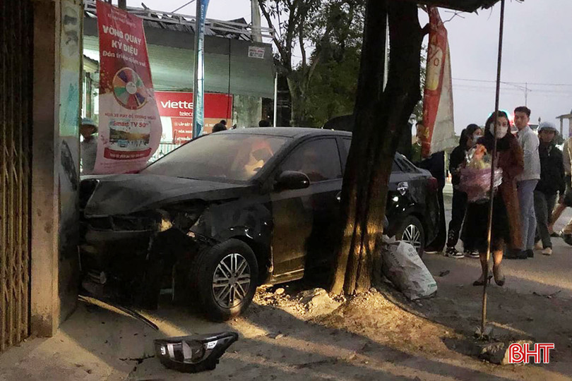 Vụ tai nạn giữa ô tô và xe máy xảy ra vào ngày 6/1/2024 ở ngã tư chợ Mới Cẩm Thịnh. 0.jpg