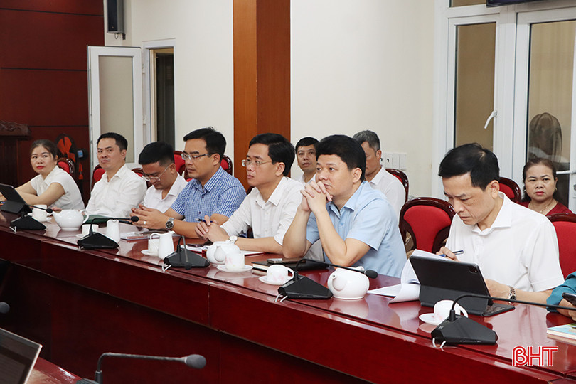 Đại biểu Hà Tĩnh theo dõi hội thảo. 3.jpg