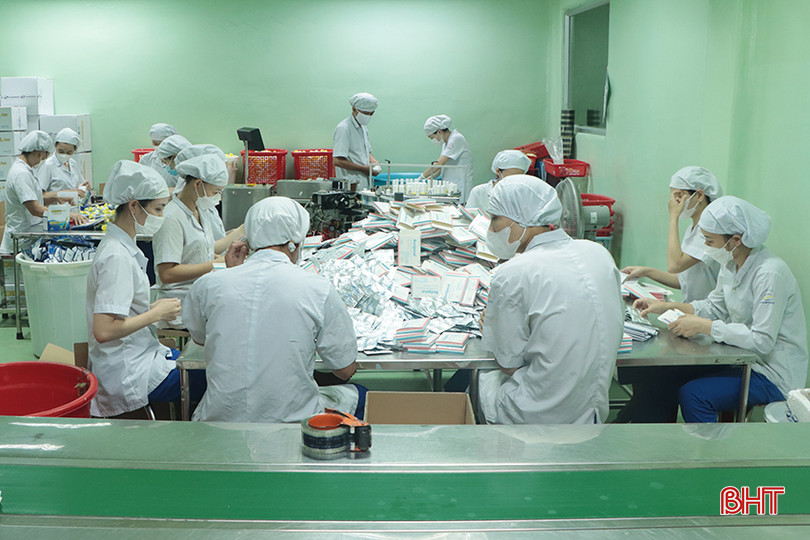 Công ty CP Dược Hà Tĩnh đẩy mạnh sản xuất tại Nhà máy thuốc đông dược. 1.jpg