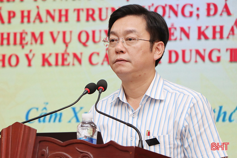 Bí thư Huyện ủy Cẩm Xuyên Nguyễn Văn Thành: Quý II/2024, các địa phương cần tập trung cao triển khai các hoạt động văn hóa - du lịch, nhất là chuẩn bị cho khai trương du lịch; tăng cường thanh tra, kiểm tra, quản lý chặt chẽ các hoạt động văn hóa; phát huy giá trị văn hoá các di tích, di sản... 1.jpg