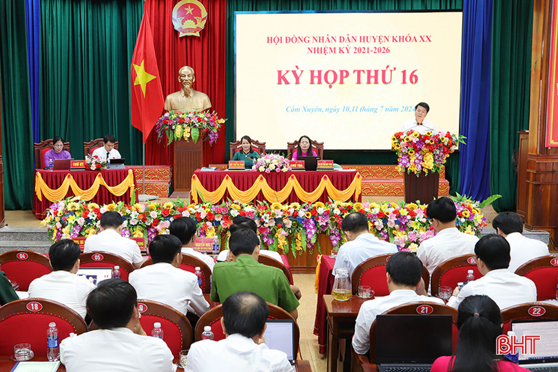 Toàn cảnh kỳ họp thứ 16, HĐND huyện Cẩm Xuyên. 5994.jpg