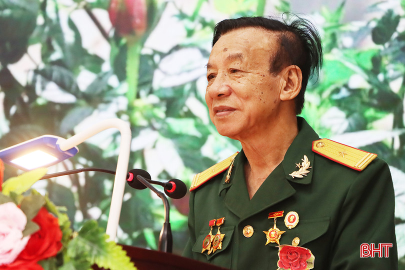 CCB Trần Xuân Điểm ở thị trấn Cẩm Xuyên tham luận về "CCB học tập và làm theo tư tưởng, đạo đức, phong cách Hồ Chí Minh". 5632.jpg