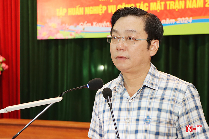 Bí thư Huyện ủy Cẩm Xuyên Nguyễn Văn Thành khai mạc hội nghị. 3.jpg