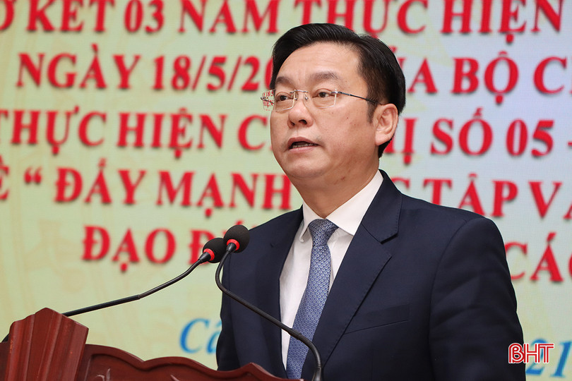 Bí thư Huyện ủy Cẩm Xuyên Nguyễn Văn Thành: Cấp ủy, chính quyền các cấp trên toàn huyện đã có nhiều cách làm chủ động, tích cực, sáng tạo để việc học tập và làm theo tư tưởng, đạo đức, phong cách Hồ Chí Minh ngày càng đi vào chiều sâu, thực chất và hiệu quả hơn. 9868.jpg