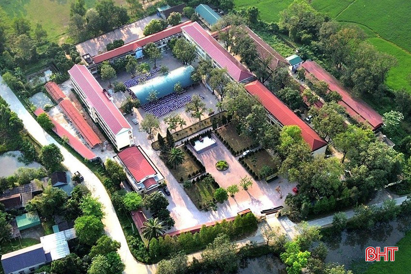 Trường THPT Trần Phú cũng triển khai nhiều công trình, phần việc chào mừng kỷ niệm 120 năm Ngày sinh cố Tổng Bí thư Trần Phú. z5355427596005_c4c62a4ecb857e646303b1e9a4bde9ab.jpg