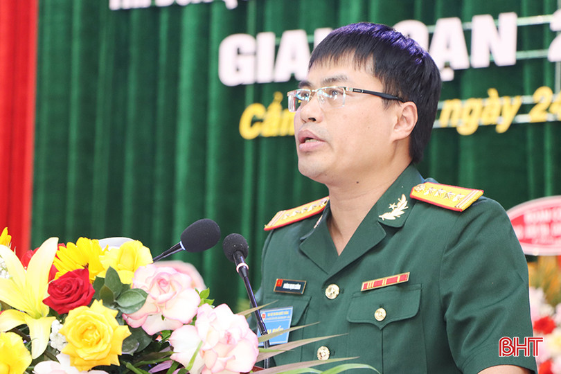 Đại tá Phùng Mạnh Cường – Phó Chính ủy Bộ CHQS tỉnh: LLVT huyện Cẩm Xuyên đã hoàn thành xuất sắc nhiệm vụ huấn luyện, sẵn sàng chiến đấu, diễn tập khu vực phòng thủ; làm tốt nhiệm vụ giao quân, quản lý, tổ chức huấn luyện dân quân tự vệ, dự bị động viên... và xây dựng tổ chức Đảng các cấp vững mạnh xuất sắc. 2.jpg