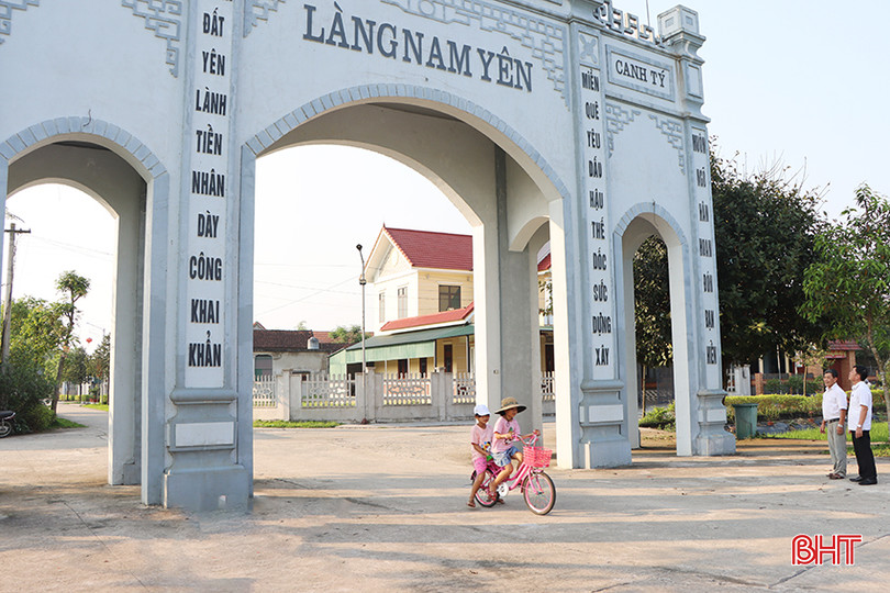 Ông Cử tài trợ hơn 70 triệu đồng xây dựng cổng làng Nam Yên 4.jpg