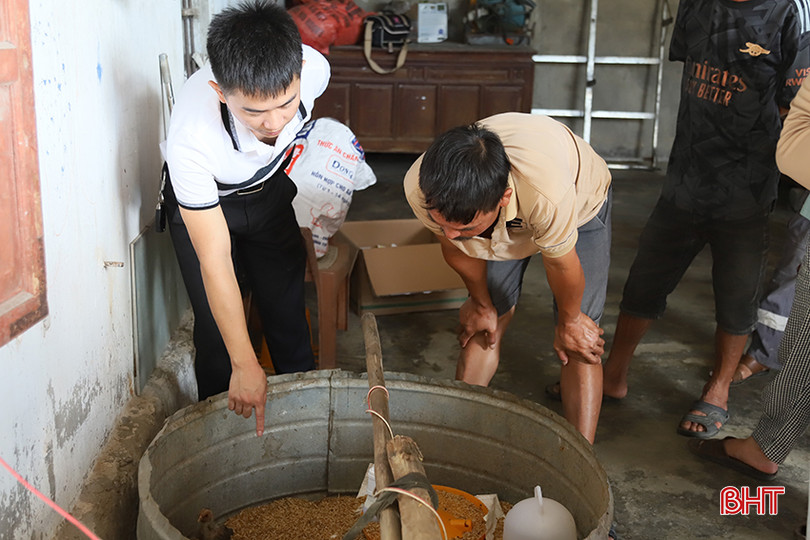 Bên cạnh lý thuyết chăn nuôi, các hộ dân sẽ được hướng dẫn thực hành tại chỗ. K4.jpg