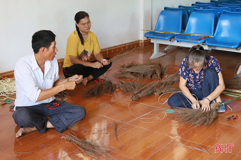 Các hộ nghèo, hộ cận nghèo, đối tượng yếu thế được hỗ trợ đào tạo dạy nghề miễn phí. K2.jpg