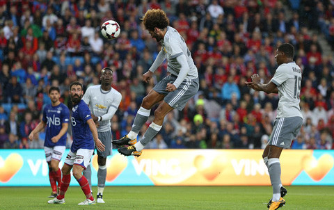 lukaku tiep tuc no sung m u thang de valerenga