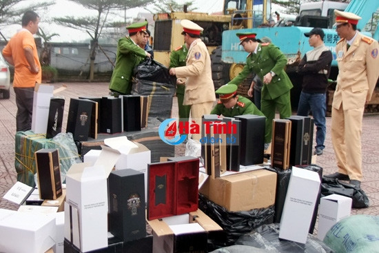 ha tinh manh tay xu ly ruou khong ro nguon goc