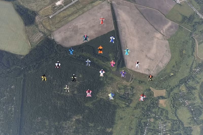 nhom nu vdv nga lap ky luc voi mon the thao mao hiem nhat the gioi