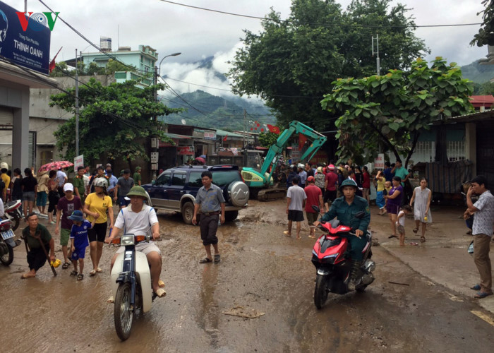 nhung hinh anh lu quet kinh hoang tai son la va yen bai