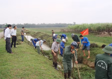 Ra quân làm thủy lợi, sửa chữa, nâng cấp các công trình thủy nông bị hư hỏng, xuống cấp để kịp thời phục vụ sản xuất, dân sinh đảm bảo hiệu quả thiết thực, tránh làm hình thức, chiếu lệ, hiệu quả thấp Ra quân làm thủy lợi, sửa chữa, nâng cấp các công trình thủy nông bị hư hỏng, xuống cấp để kịp thời phục vụ sản xuất, dân sinh đảm bảo hiệu quả thiết thực, tránh làm hình thức, chiếu lệ, hiệu quả thấp