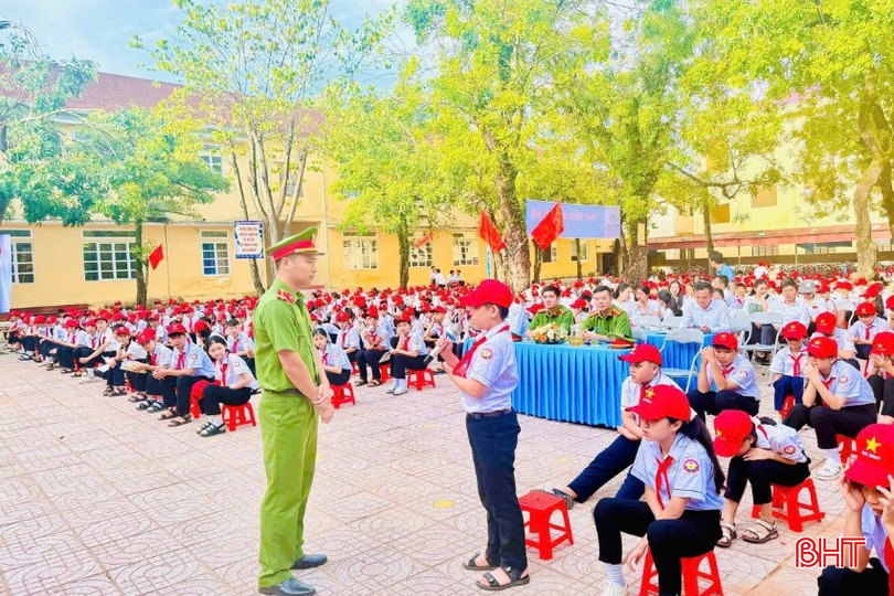 Lực lượng Công an tỉnh Hà Tĩnh đã tổ chức hàng trăm buổi tuyên truyền pháp luật đến trường học các cấp trên địa bàn toàn tỉnh. bqbht_br_yyyyyyyyy.jpg