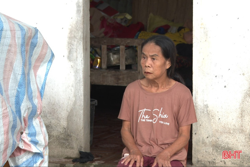 Thương em gái nhưng bà Liên bất lực vì hoàn cảnh quá khó khăn. bqbht_br_thuc-anh-7.jpg