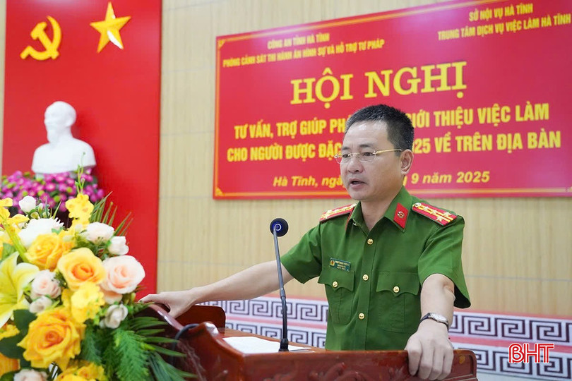 Đại tá Phạm Thanh Phương - Phó Giám đốc Công an tỉnh phát biểu tại hội nghị. bqbht_br_z7030586166666-497293f33e25d3b912302abde84c531f.jpg