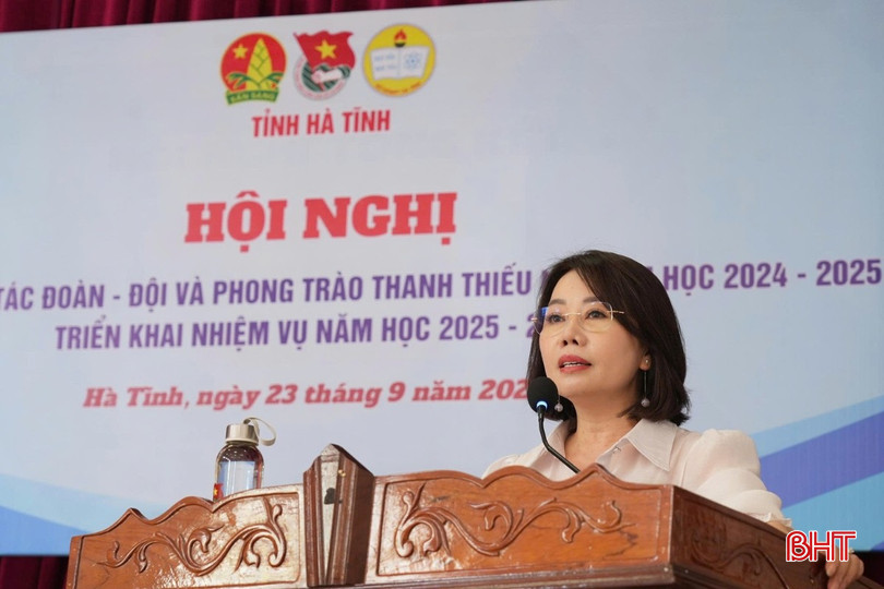 Phó Giám đốc Sở GD&ĐT Nguyễn Thị Nhung Quyên: Thời gian tới, công tác phối hợp giữa ngành GD&ĐT và Đoàn TNCS Hồ Chí Minh trong việc bồi dưỡng, giáo dục thế hệ trẻ cần triển khai kịp thời, xuyên suốt từ tỉnh đến cơ sở, tránh hình thức. bqbht_br_thuc-9.jpg