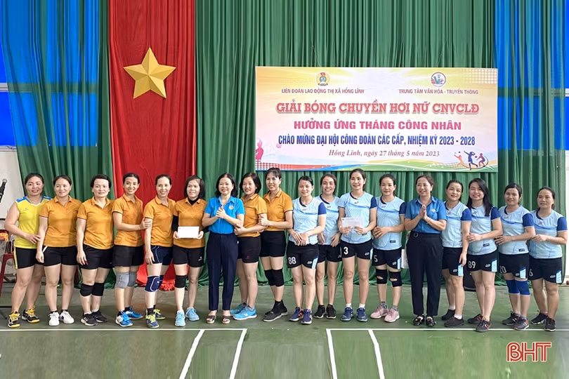 Sôi nổi Giải Bóng chuyền hơi nữ công đoàn viên chức TX Hồng Lĩnh
