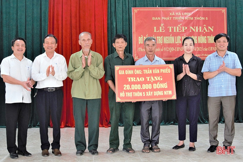 Thôn nghèo Hương Khê được hỗ trợ gần 210 triệu đồng xây dựng nông thôn mới