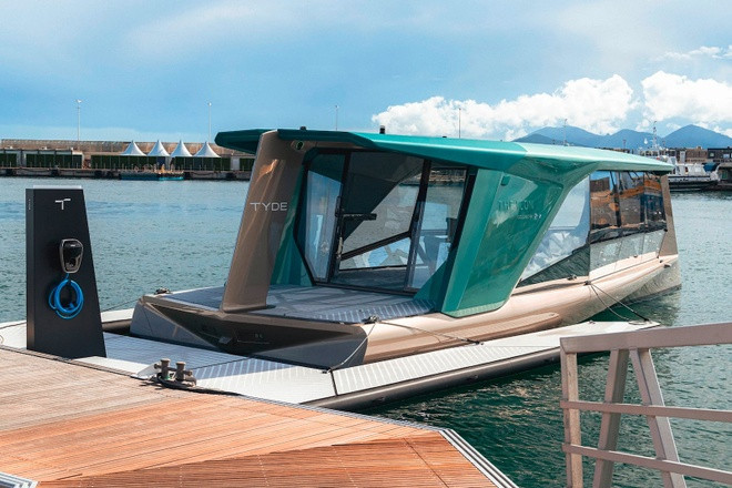 BMW trình làng du thuyền sang trọng chạy bằng pin