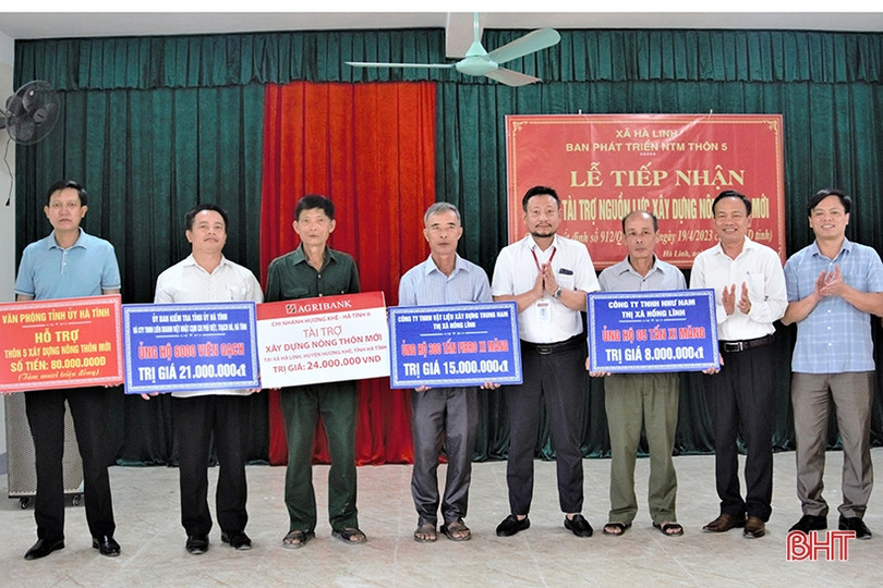 Thôn nghèo Hương Khê được hỗ trợ gần 210 triệu đồng xây dựng nông thôn mới