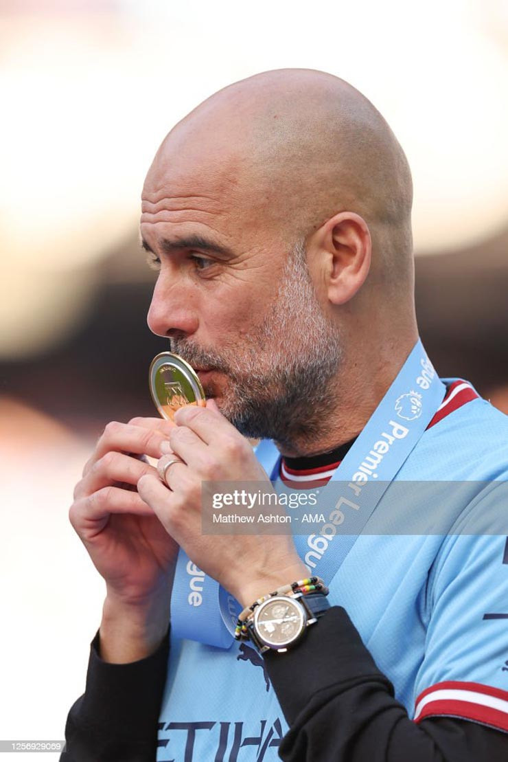 Chùm ảnh: Man City nâng cúp Ngoại hạng Anh