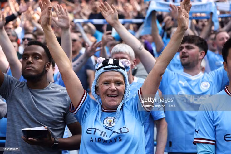 Chùm ảnh: Man City nâng cúp Ngoại hạng Anh