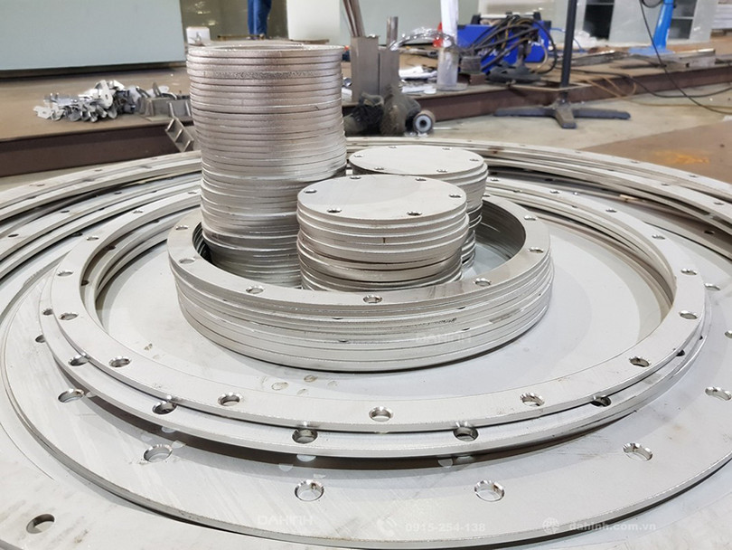 Gia công cắt laser CNC kim loại tấm uy tín tại Hà Nội