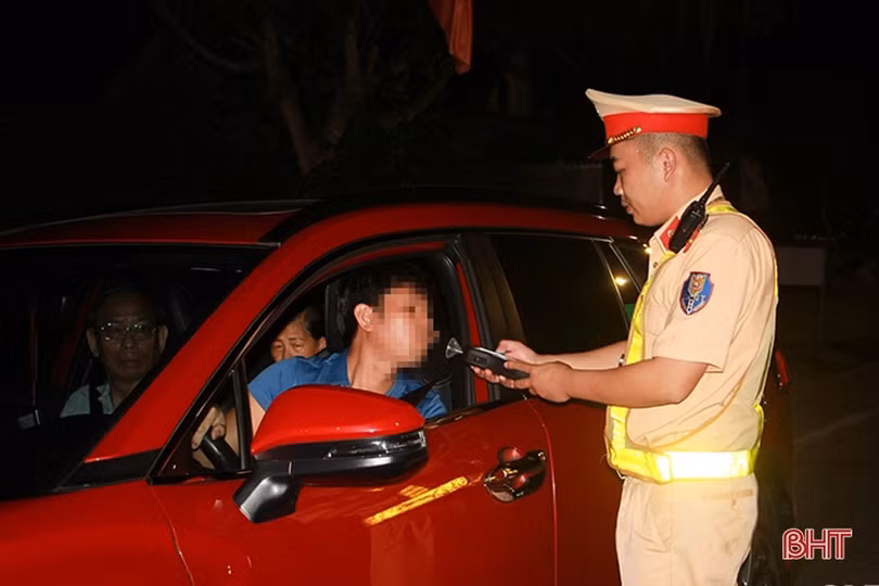 Công an Can Lộc xử lý 852 trường hợp vi phạm an toàn giao thông